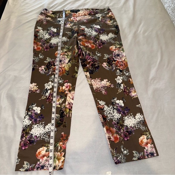 Le Chateau Pants Ankle Length Brown with Floral Design Cropped Side Zipped - Picture 4 of 9